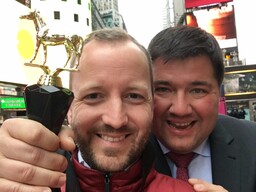 Das Siegerteam am Times Square